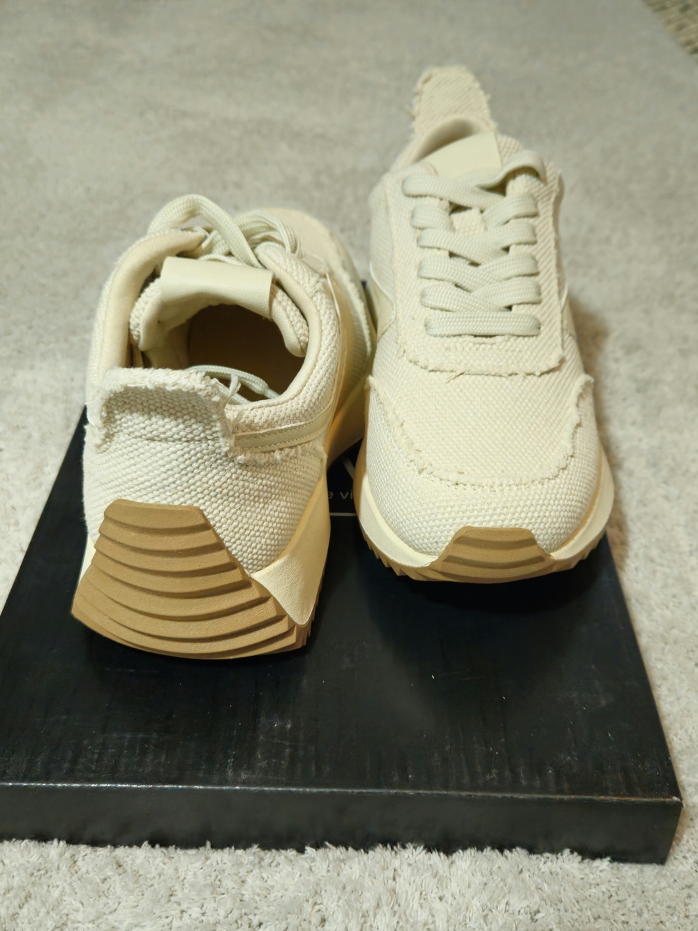 NIB DV Dolce VitaWomen's Bynx Lace-Up Jogger Sneakers - Picture 8 of 10